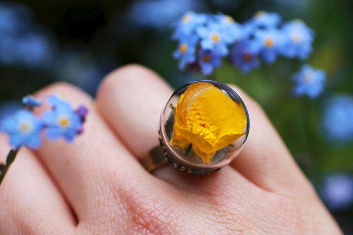 кольцо с цветком