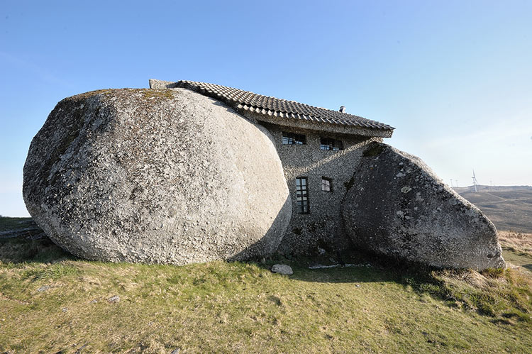 дома из натурального камня
