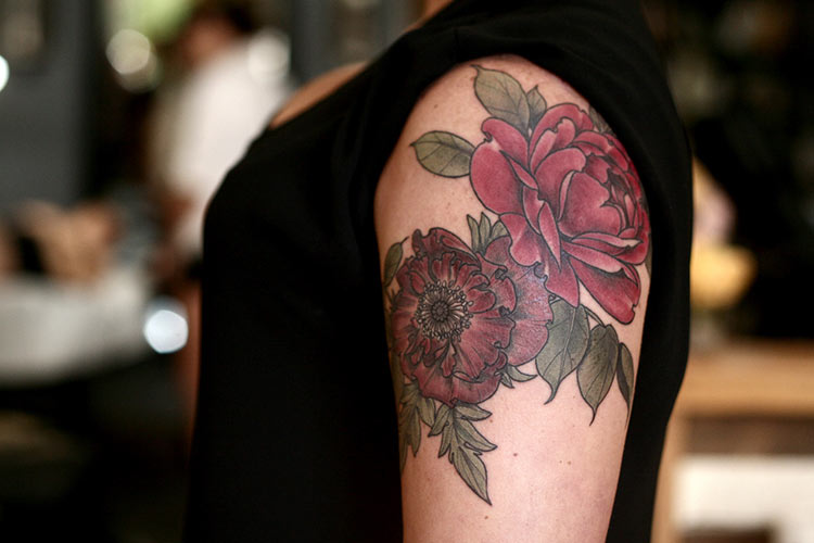 татуировки для девушек цветы