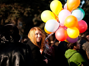 фото девушек весной в городе