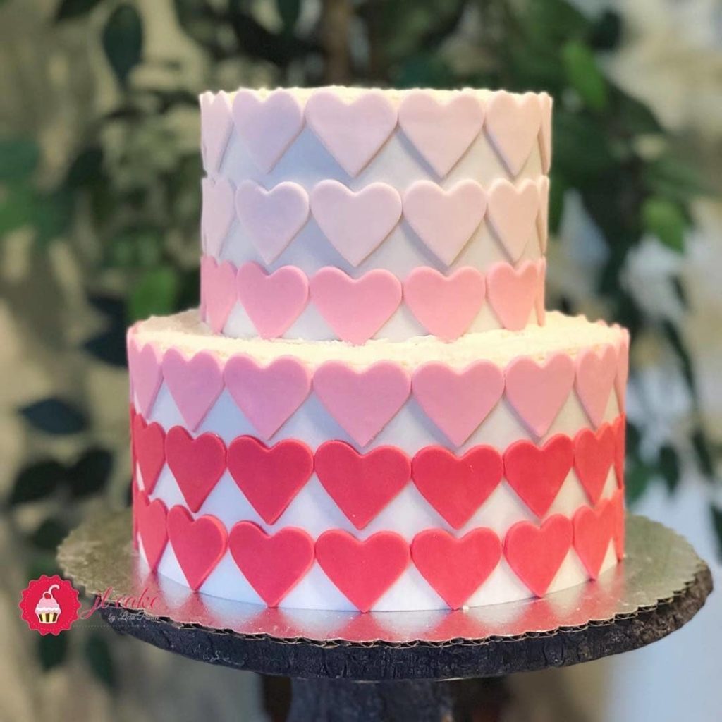двухъярусный торт на день святого Валентина фото